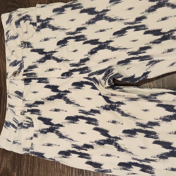 ❤️ FREE PEOPLE HIGH RISE CROP FLARE JEANS - BLUE WHITE INDIGO SKIES IKAT PRINT 6 - Picture 9 of 13